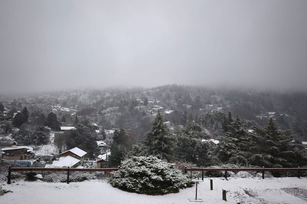 El aire polar trajo nieve a La Cumbrecita, Córdoba.