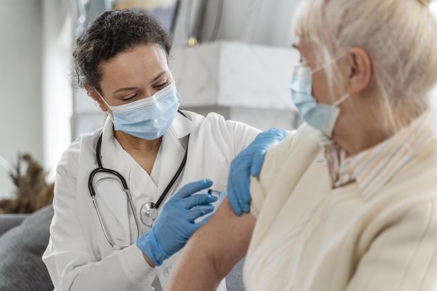 Cómo recibir la vacuna antigripal gratis con PAMI: requisitos y dónde la aplican.