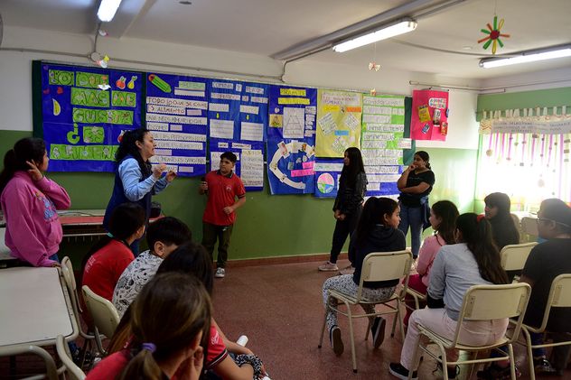 En el caso de las escuelas municipales estudian los fenómenos meteorológicos con estaciones meteorológicas automáticas.