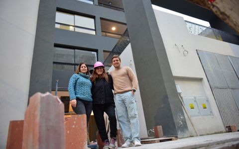 Edificio recuperado de estafas inmobiliarias en Caseros 881 con Alexis Maffini de Grupo Gester 
