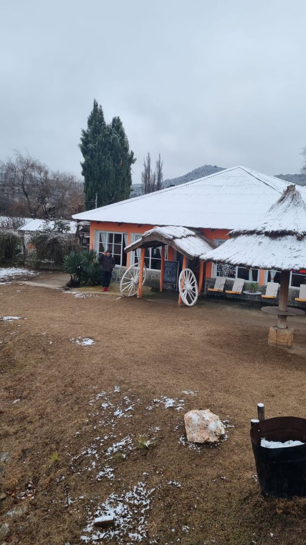 Nieve en la zona de Los Túneles. Paraje Las Águilas.
