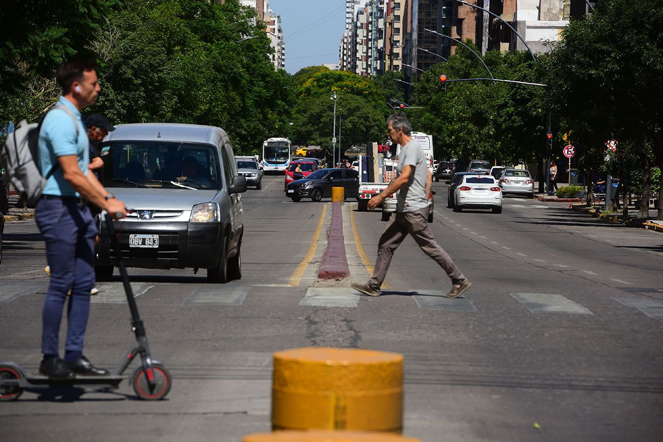 Boulevard San Juan, entre Mariano Moreno y Cañada.