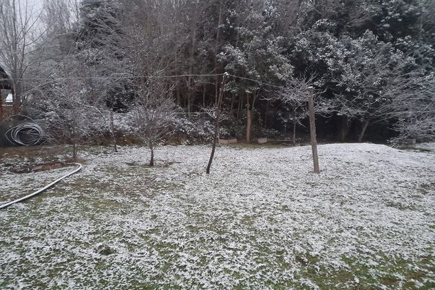 El aire polar trajo nieve a Villa Yacanto, Córdoba.