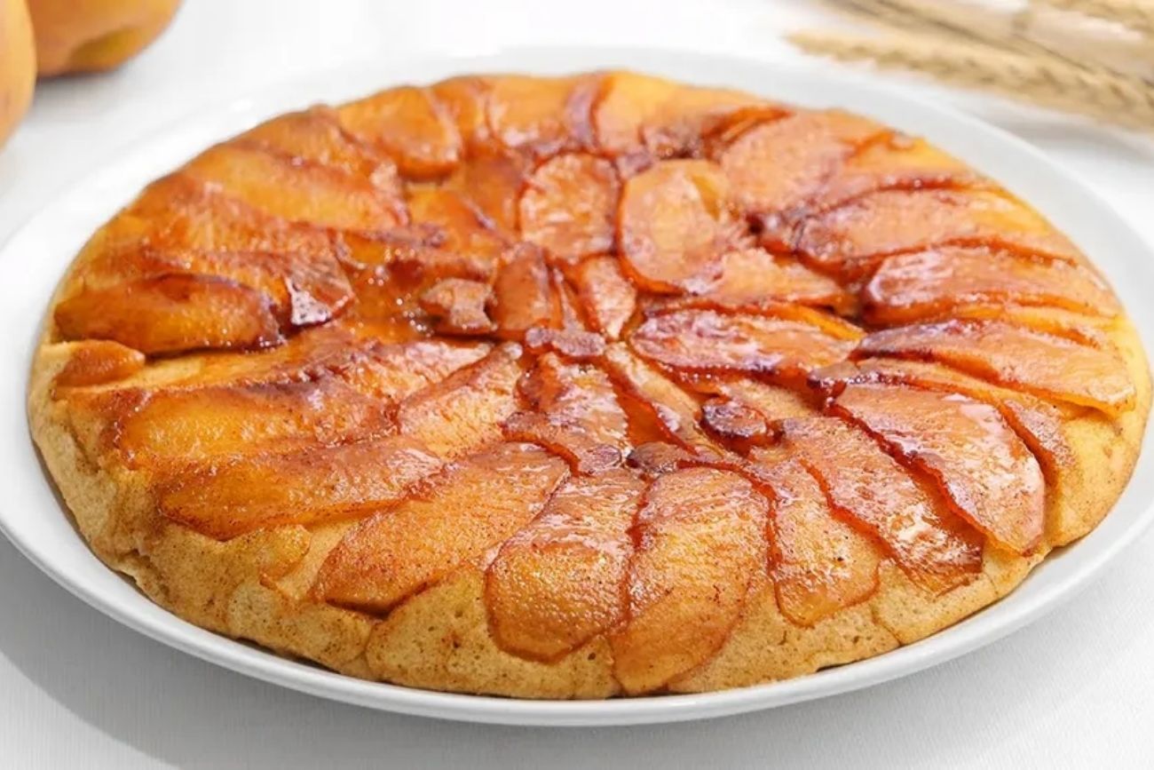 Pan de manzana en sartén: la receta fácil que está lista en 5 minutos y no necesita horno.
