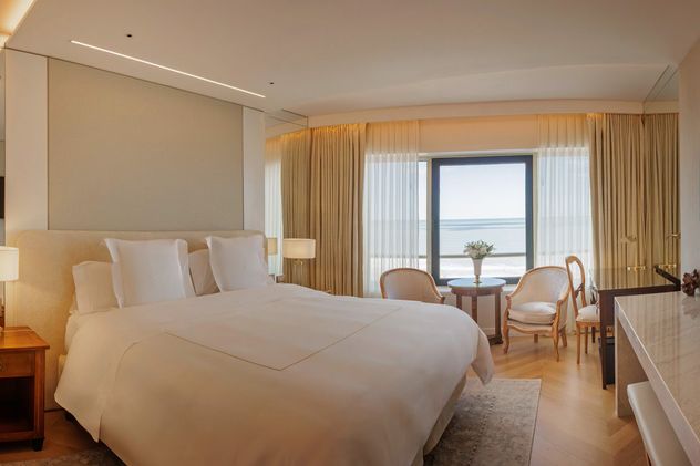 Con habitaciones renovadas y una programación especial para julio, el hotel busca ofrecer una escapada inolvidable junto al mar.
