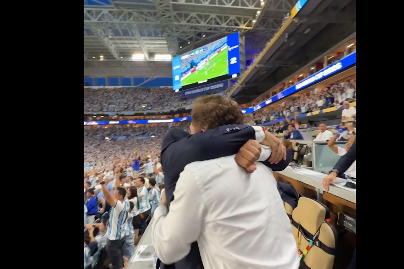 La emoción de Chiqui Tapia en el 3-2 ante Cabo Verde.