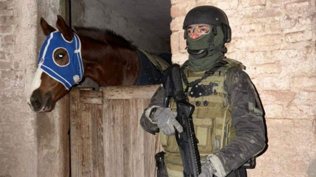 La FPA desbarató organizaciones narco en Cruz del Eje, San Francisco y Santa Fe: hay nueve detenidos.