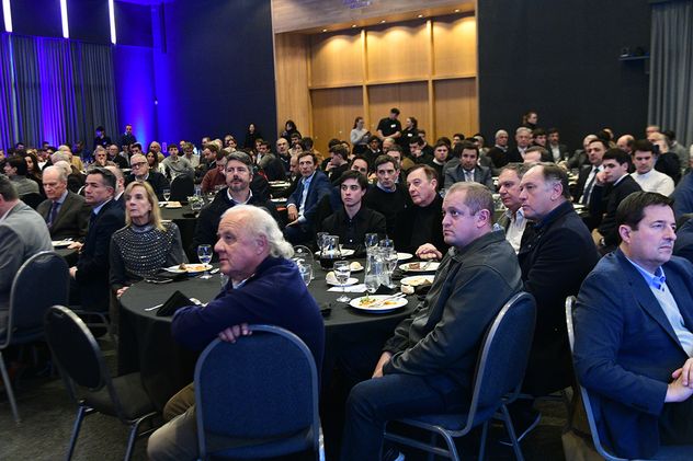 Disertación de Horacio Marín, CEO de YPF, y Nicolás Gadano, economista jefe de Empiria Consultores, en la Bolsa de Comercio de Córdoba.