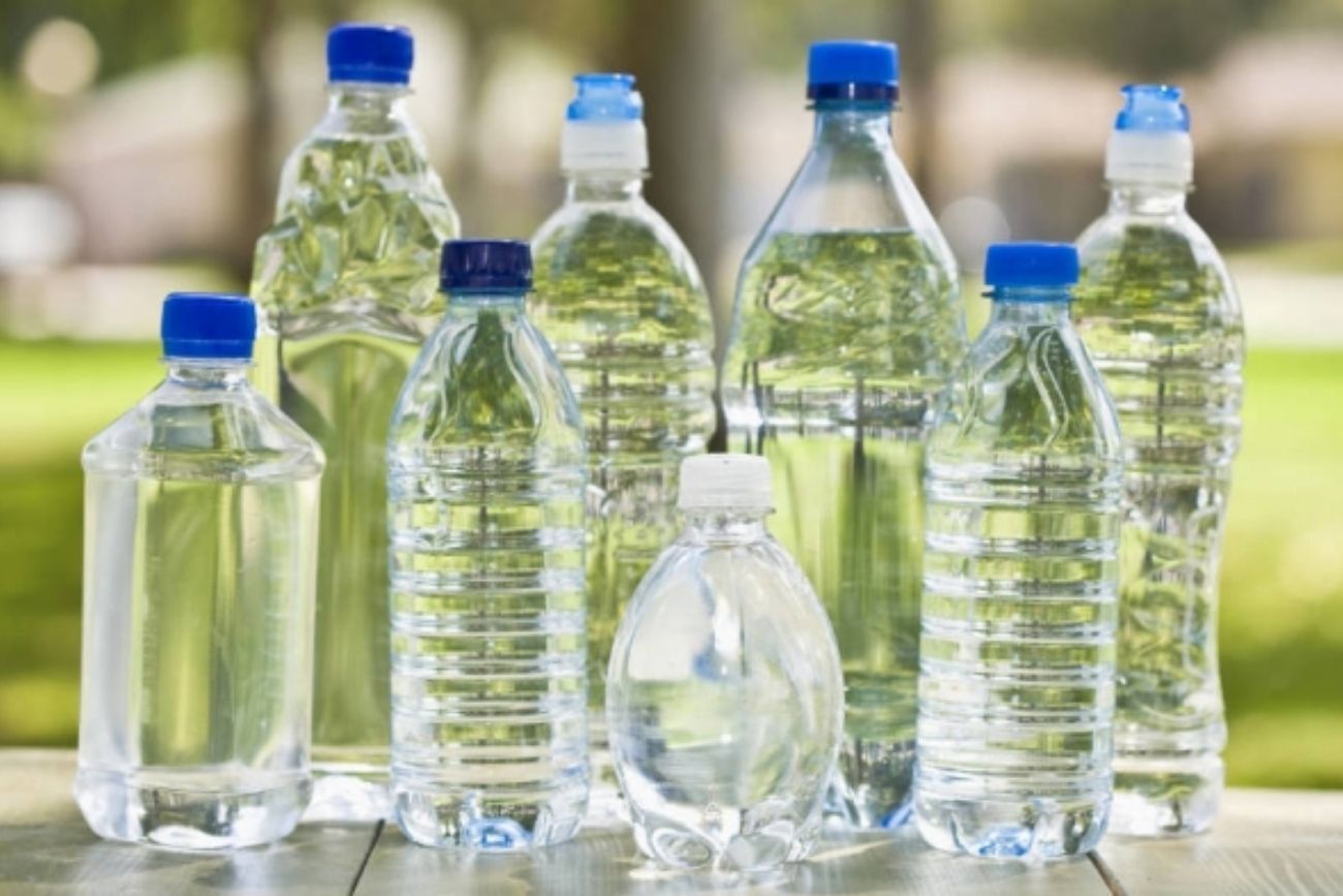 Cómo transformar una botella de plástico en un paraguas decorativo: la manualidad fácil que es tendencia.