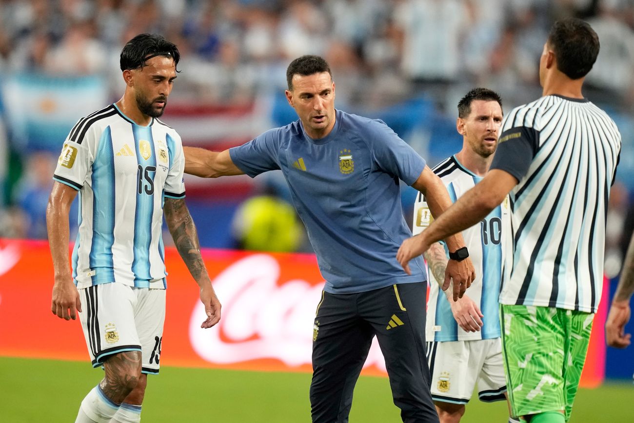 "Esto es Argentina": el emotivo mensaje de Scaloni después de eliminar a Cabo Verde