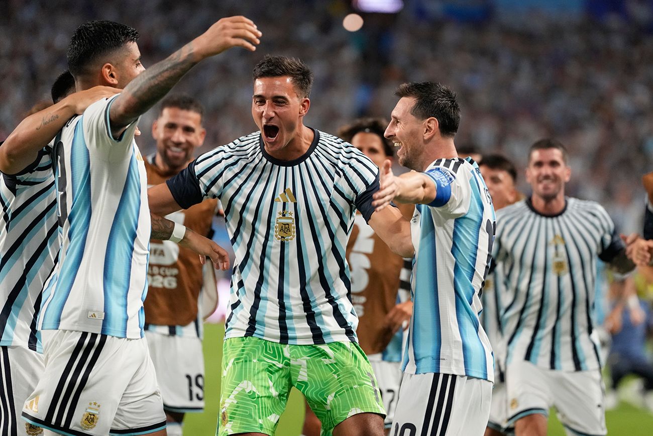 El gol decisivo del "Cuti" Romero que selló la victoria de Argentina 3 a 2 ante Cabo Verde por los 16avos de final del Mundial 2026.