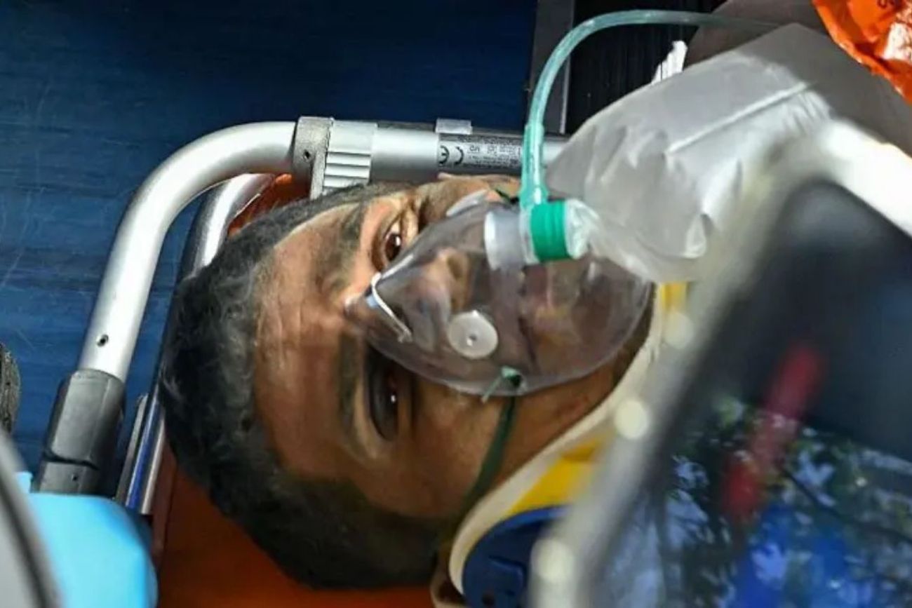 Hernán Gil, un guardia de seguridad de unos 40 años, quedó atrapado en un pequeño espacio de un sótano en Catia La Mar, en el estado La Guaira.