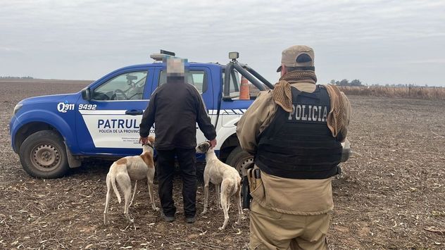 Caza ilegal: la Policía de Córdoba rescató tres perros galgos yd etuvo a seis personas