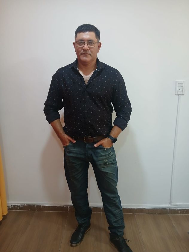 Para tratar su párkinson, Alejandro Escudero consume Lebocar del laboratorio Pfizer.