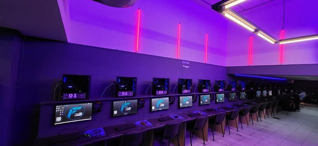 Cyber Fox e-Sports, uno cyber que aún está abierto en la ciudad de Córdoba.