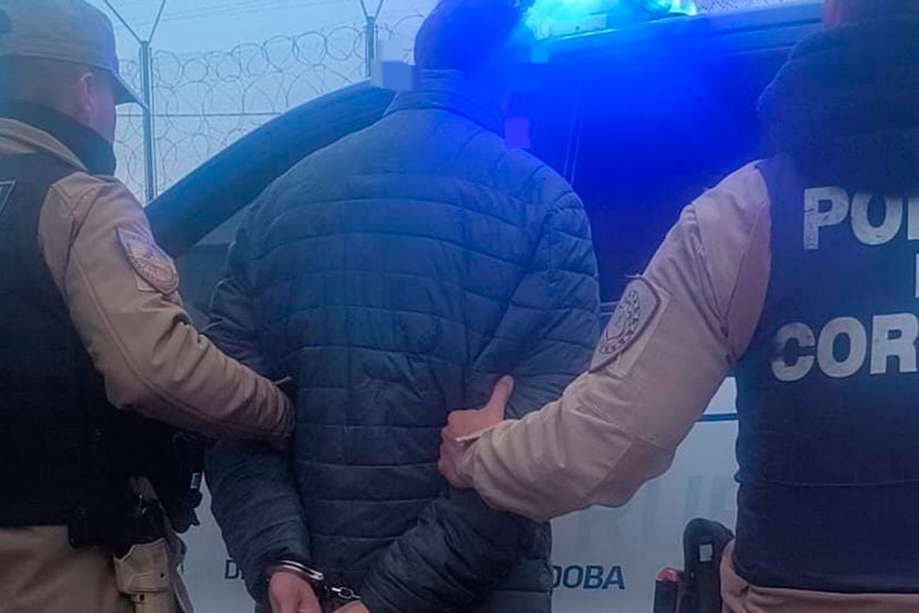 El sospechoso, al ser detenido. (Policía)