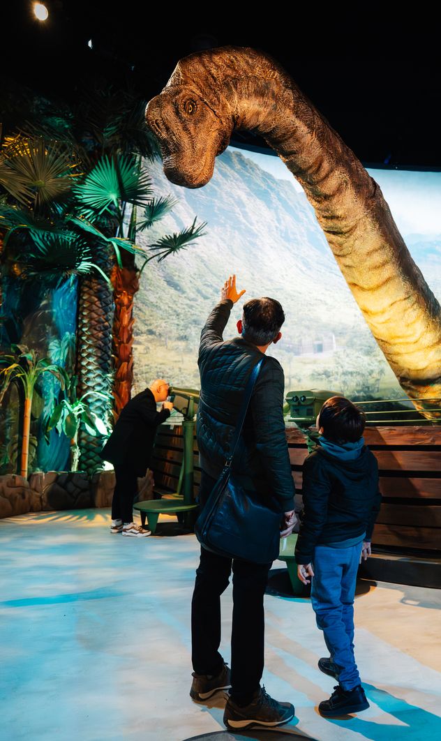 El braquiosaurio en "Jurassic World: The Experiencie".