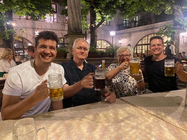 Los padres de César y Germán, Victoria y Alejandro, en el sur de Alemania, de donde son sus ancestros.
