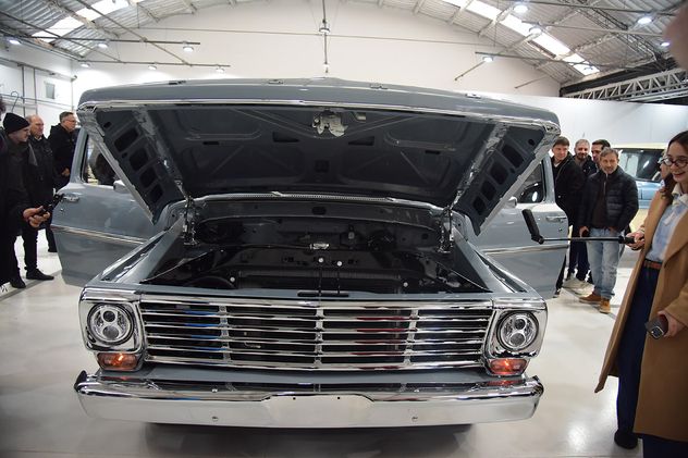 Restauración de la Ford F100 en Maipú Garage.