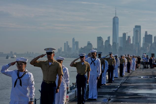 Desfile Internacional de Velas, parte de Sail250, una concentración de grandes veleros y buques militares, el sábado 4 de julio de 2026, en Nueva York. 