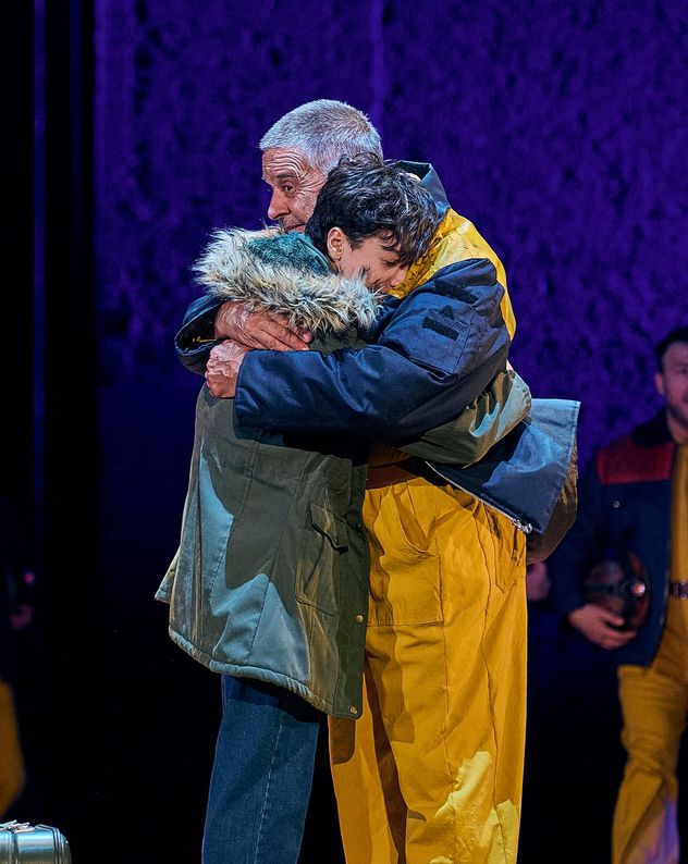Osvaldo Laport protagoniza la obra "Billy Elliot" junto al joven actor Mateo Tognolotti