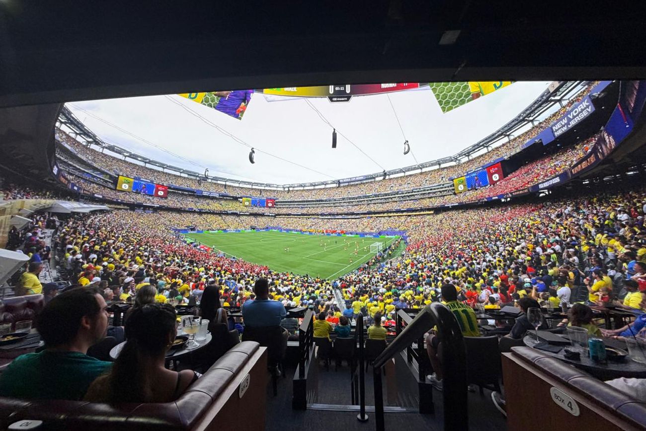 La gigantesca pantalla inmersiva de 180 grados que convirtió a Cosm en una de las grandes atracciones de esta Copa del Mundo. (La Voz)