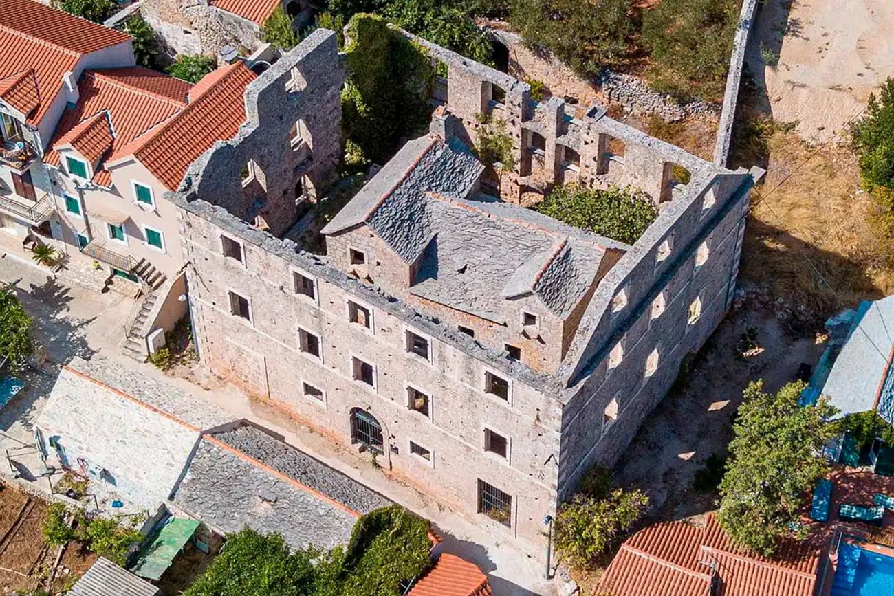 Así es la casa.