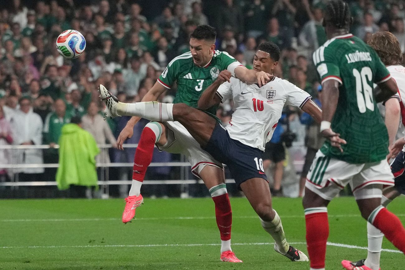 Inglaterra le gana 2-1 a México con un doblete de Bellingham.