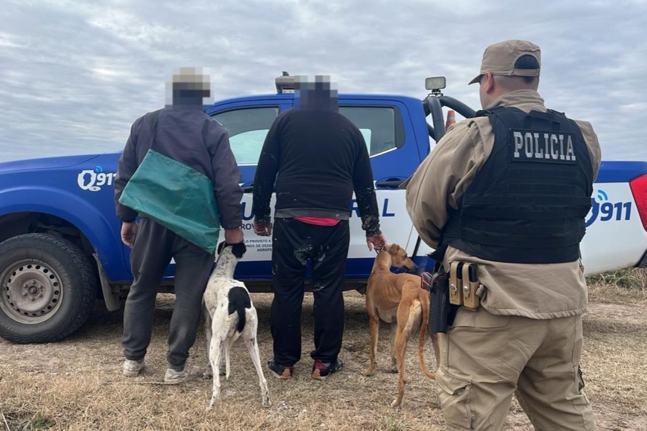 Córdoba: rescataron más de 20 perros y detuvieron a 16 personas en operativos rurales