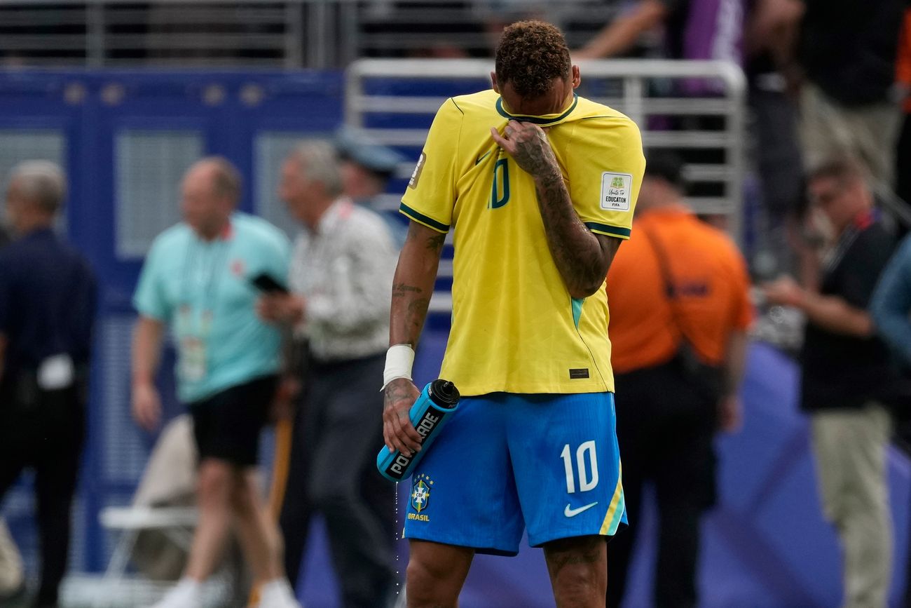 Neymar le puso el punto final a su carrera en la selección de Brasil. (AP)