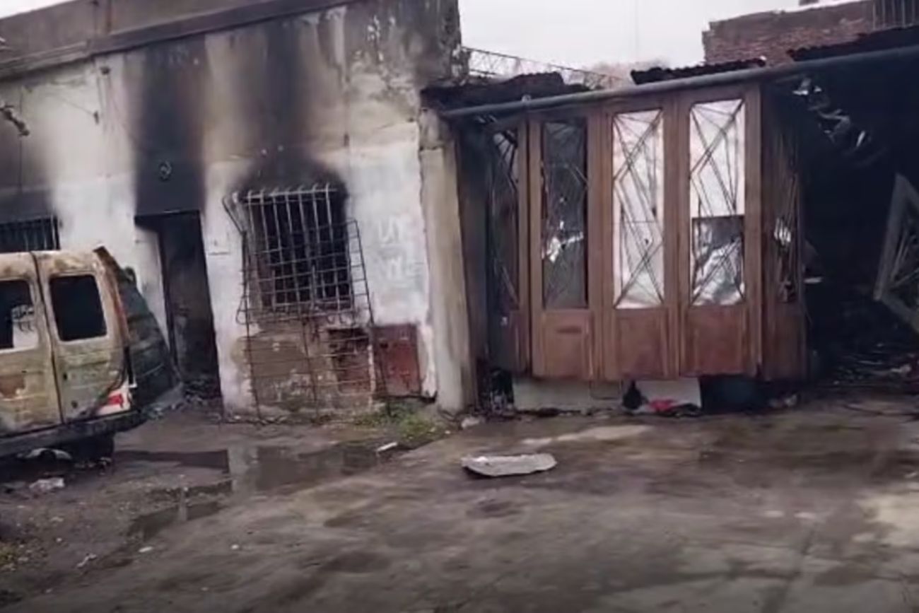 Tragedia en La Plata: una mujer murió en un incendio y un hombre permanece en estado crítico