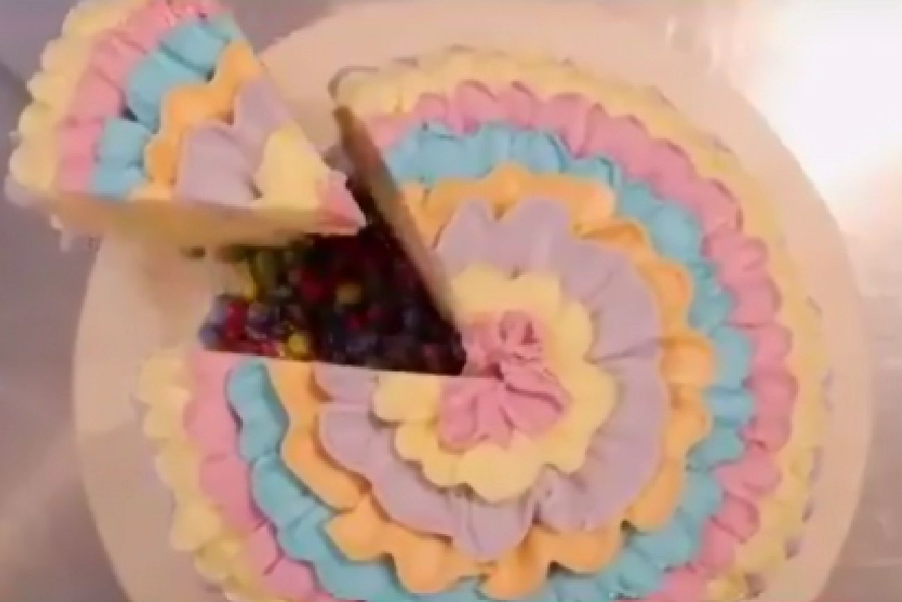 Torta arcoíris.