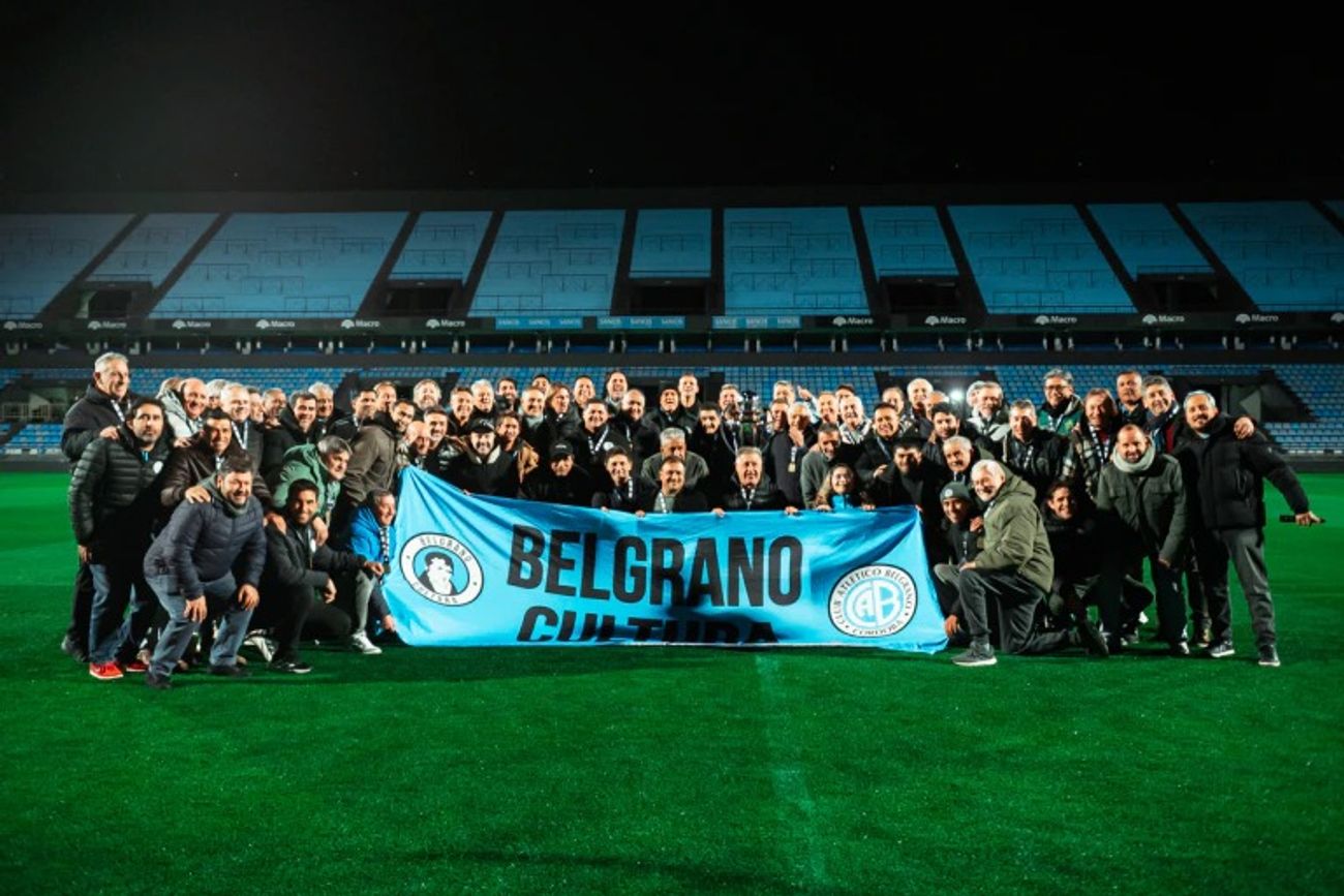 Reconocimiento. En el marco de la Semana de Belgrano y de la conmemoración del Día del Futbolista Argentino, el club celeste llevó adelante una nueva edición del emotivo "Encuentro de Viejas Glorias".