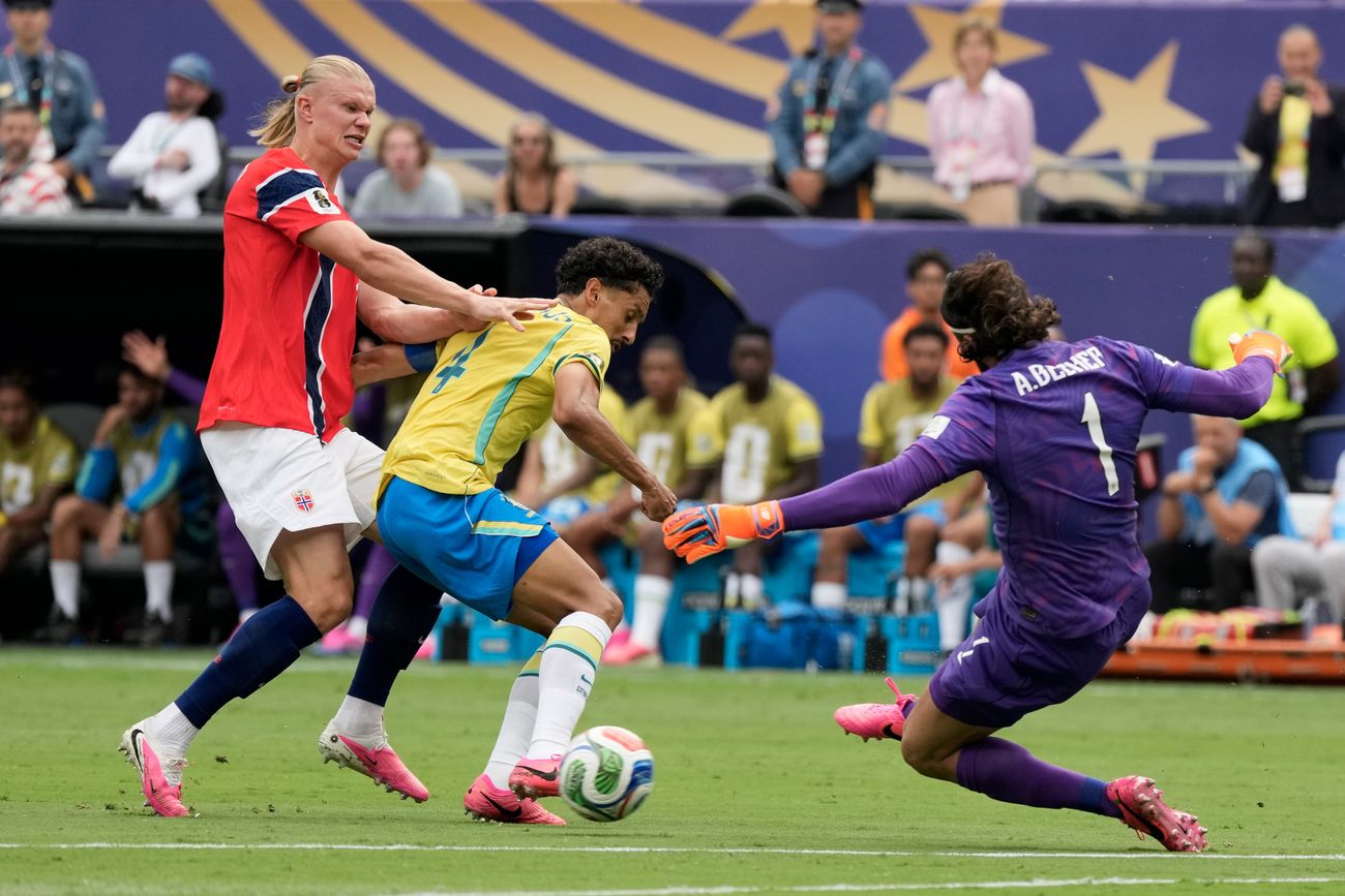 Brasil y Noruega se enfrentan por el pase a los cuartos de final. (AP)