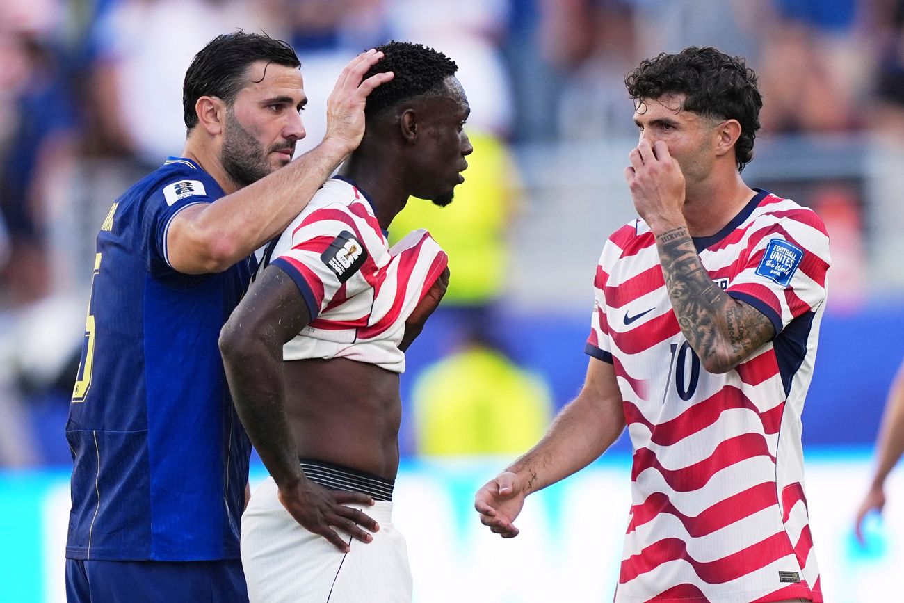 Folarin Balogun, goleador de Estados Unidos, podrá jugar el lunes ante Bélgica pese a su expulsión frente a Bosnia. (AP)