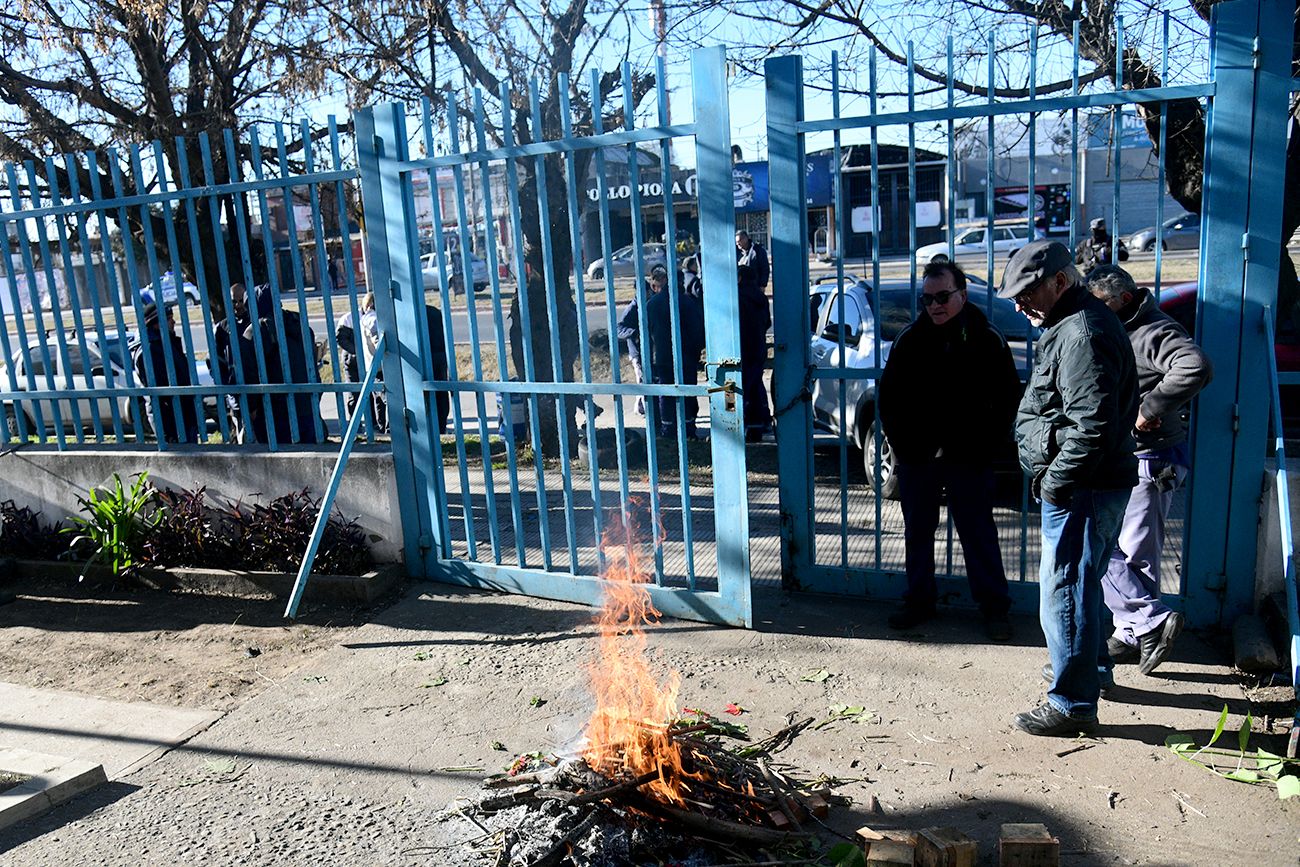 La autopartista Crucianelli cerró sin aviso en Córdoba y dejó empleados en la calle.
