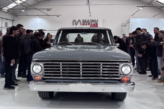 Restauración de la Ford F100 en Maipú Garage.