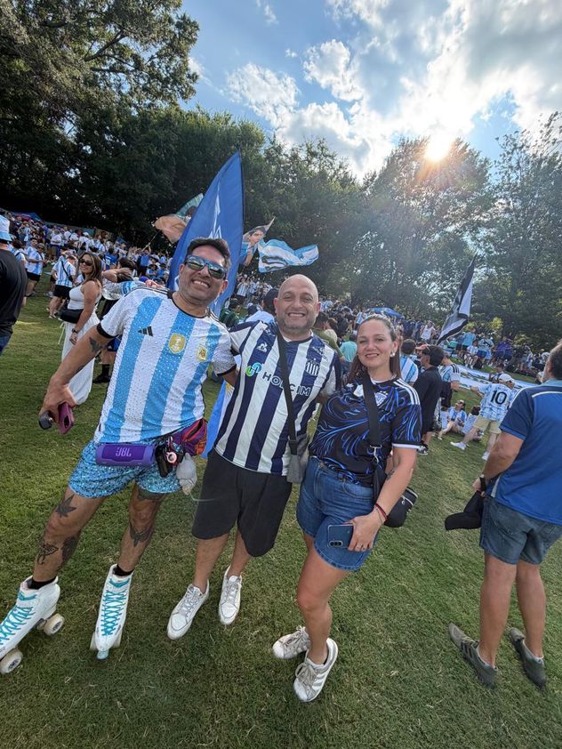 El banderazo de hinchas argentinos en Atlanta, un día antes del duelo con Egipto por los octavos de final del Mundial 2026.