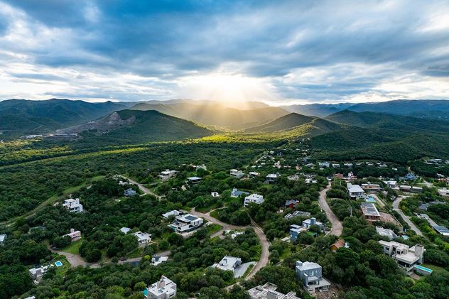 La Estancia Q2 expone un criterio donde el patrimonio natural dicta la pauta
del máster plan.