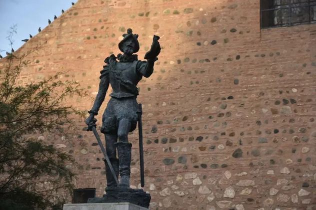 El monumento que evoca a Jerónimo Luis de Cabrera, fundador de la ciudad de Córdoba. 