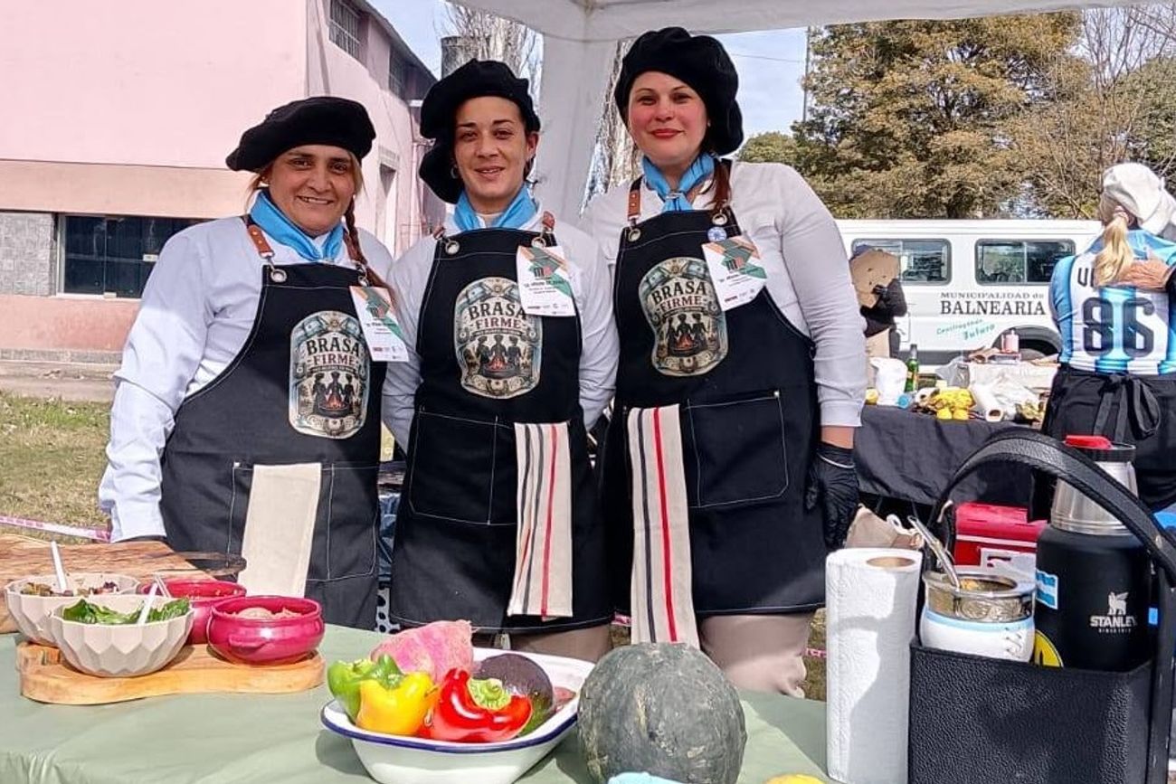 El trío de asadoras sanfrancisqueñas que ganó el certamen parrillero.