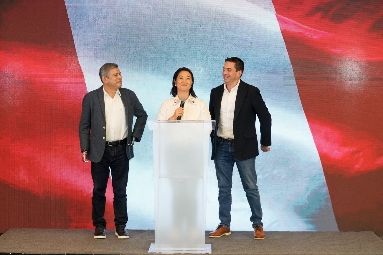 Santiago Caputo recibió al vicepresidente electo de Perú para consolidar un bloque regional de derecha