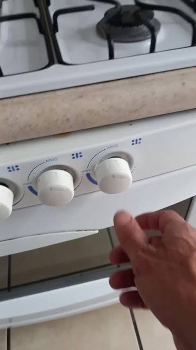 Cómo limpiar las perillas de la cocina y eliminar la grasa pegada con un truco casero.