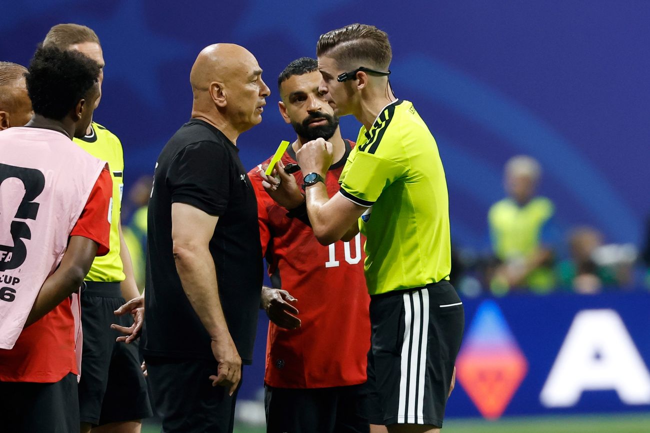 El entrenador de Egipto apuntó contra el arbitraje tras la eliminación ante Argentina en el Mundial