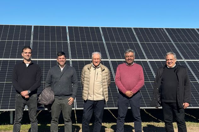 Hotel Azur y Ecovatio pusieron en marcha una iniciativa pionera dentro del Parque Solar de Epec en Arroyo Cabral.