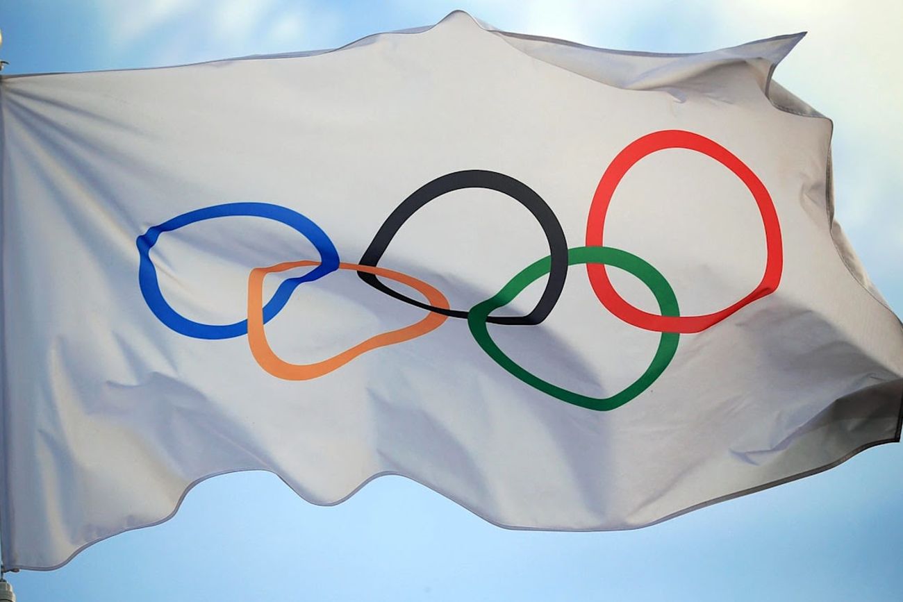 La bandera olímpica.