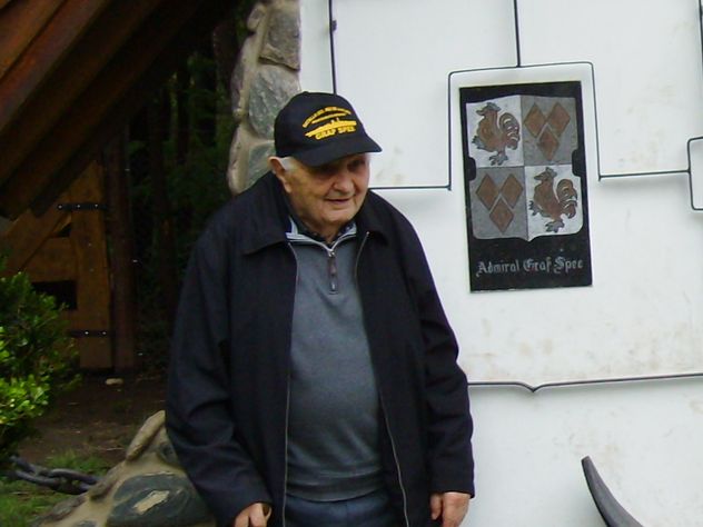 Karl Fengler, uno de los últimos que quedaba con vida de los marineros del Graf Spee. En 2013, en Villa General Belgrano. 