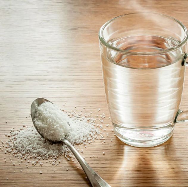 El lugar donde tenés que poner un vaso con sal en julio, según el Feng Shui.