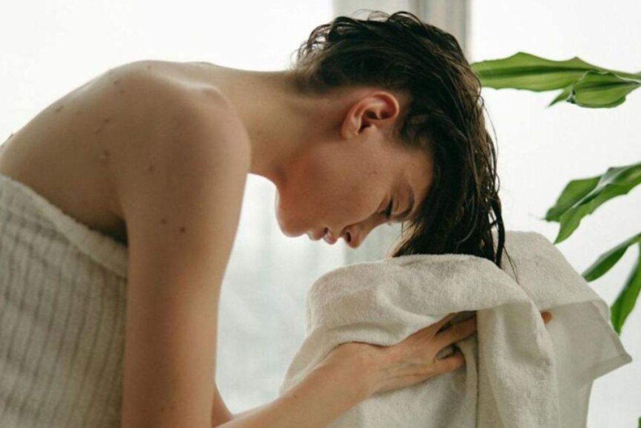 Los dermatólogos coinciden en que no existe una frecuencia ideal para todos: el lavado debe adaptarse a las necesidades de cada cuero cabelludo.
