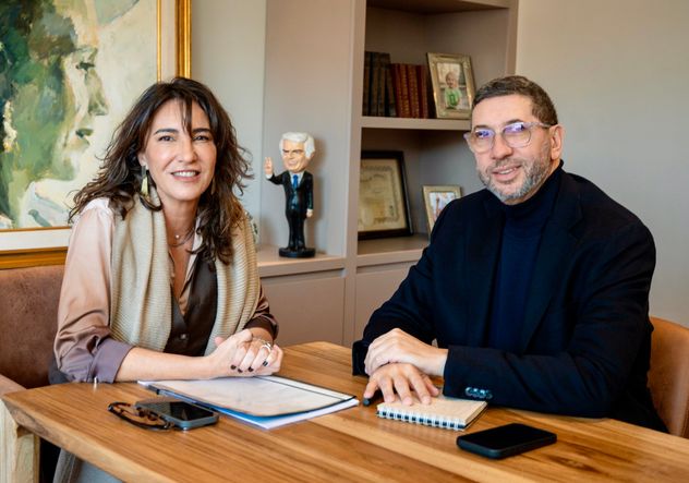 Natalia de la Sota y Juan Manuel Olmos en una reunión en Córdoba.